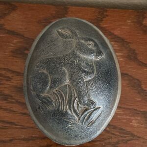 NWOTS Gray Black Resin Molded Rabbit Egg Keepsake Box